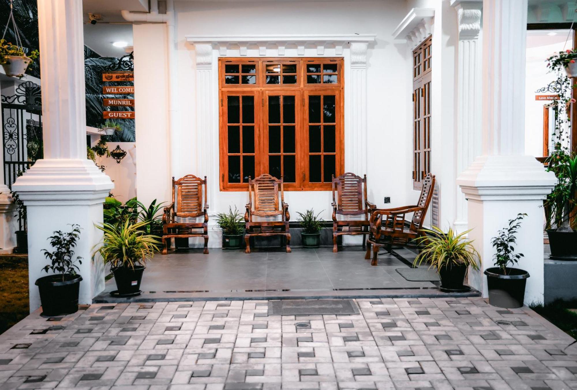 Munril Guest Jaffna Exterior foto