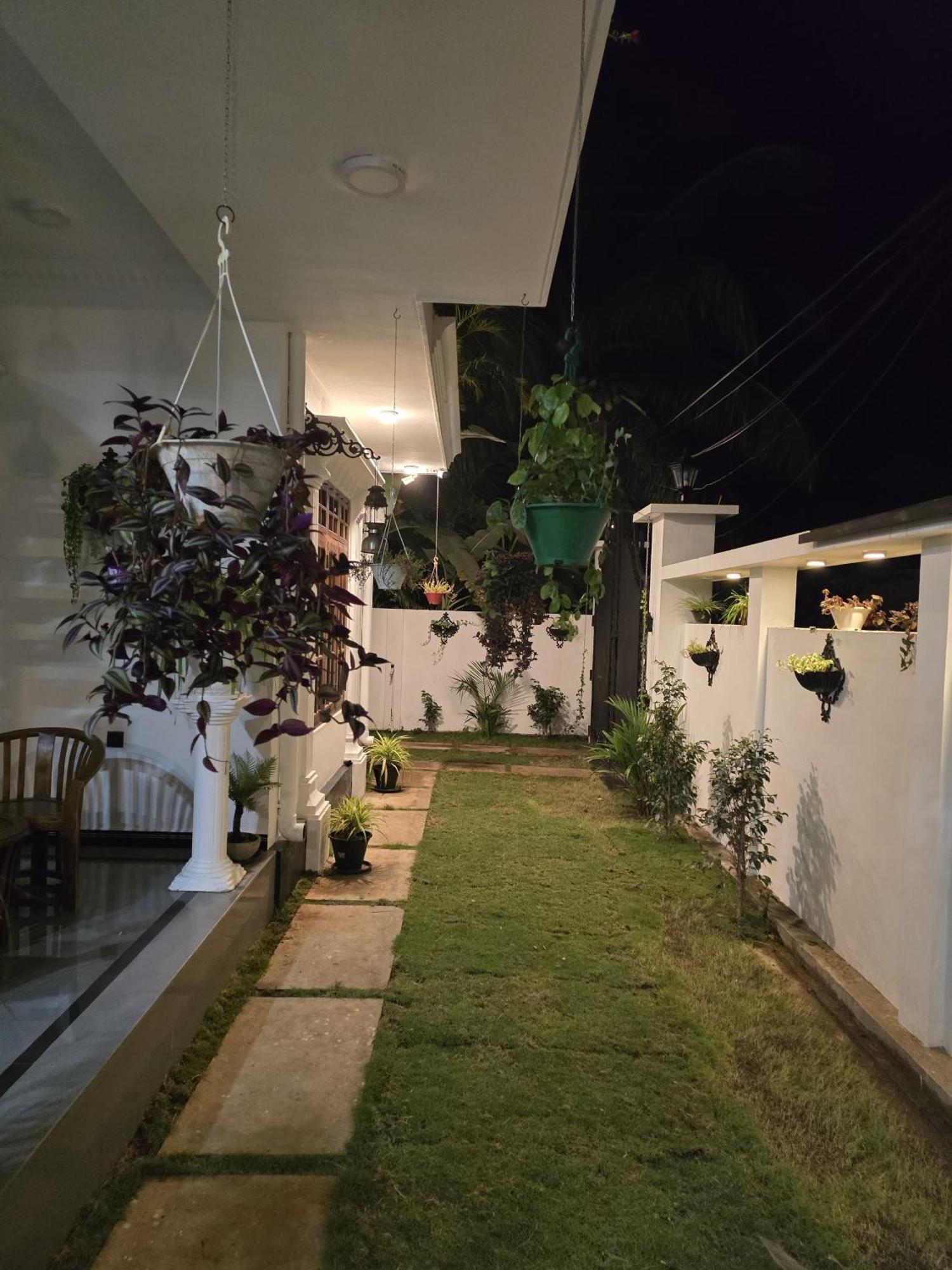 Munril Guest Jaffna Exterior foto
